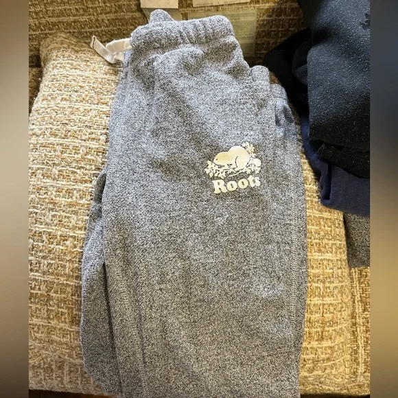 Kids Roots Sweatpants - Picture 1 of 2